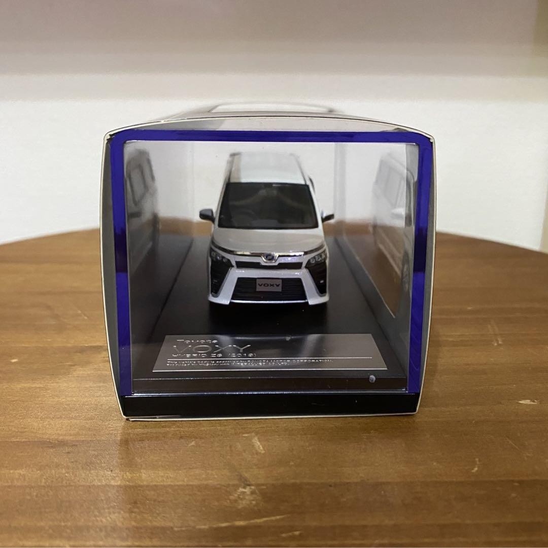 TOYOTA VOXY トヨタ ヴォクシー ミニカー 80系 ホワイト Toyota Voxy Minicar 80 Series White | eBay