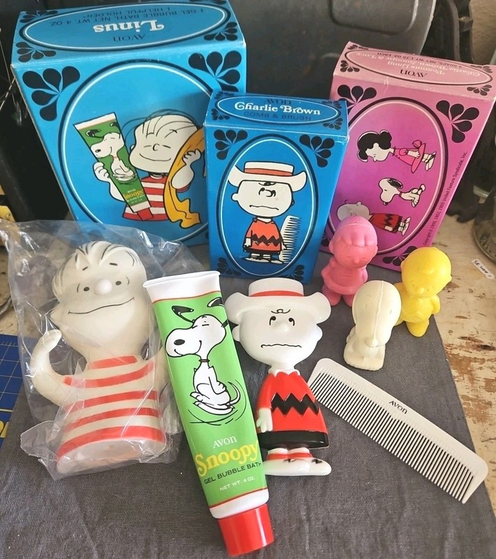 Vintage 70 NOS Avon Peanuts Gang Bath Items NIP Linus, Charlie Brown, Snoopy Set