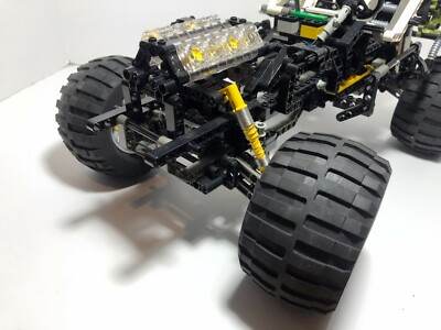 Lego Technic: Model: Off-Road: 4 X 4 Off-Roader 8466 Assembled