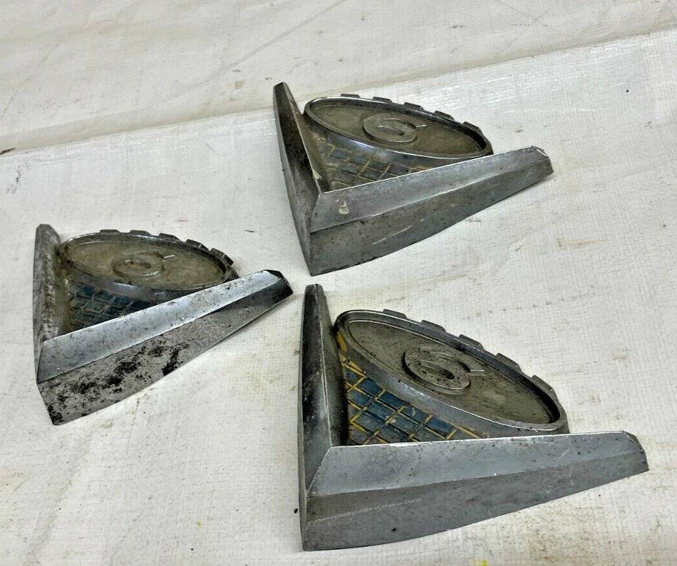 1960 - 1966 年吉姆西皮卡挡泥板徽章卡车装饰徽章装饰成型 — 第 4/4 张图片