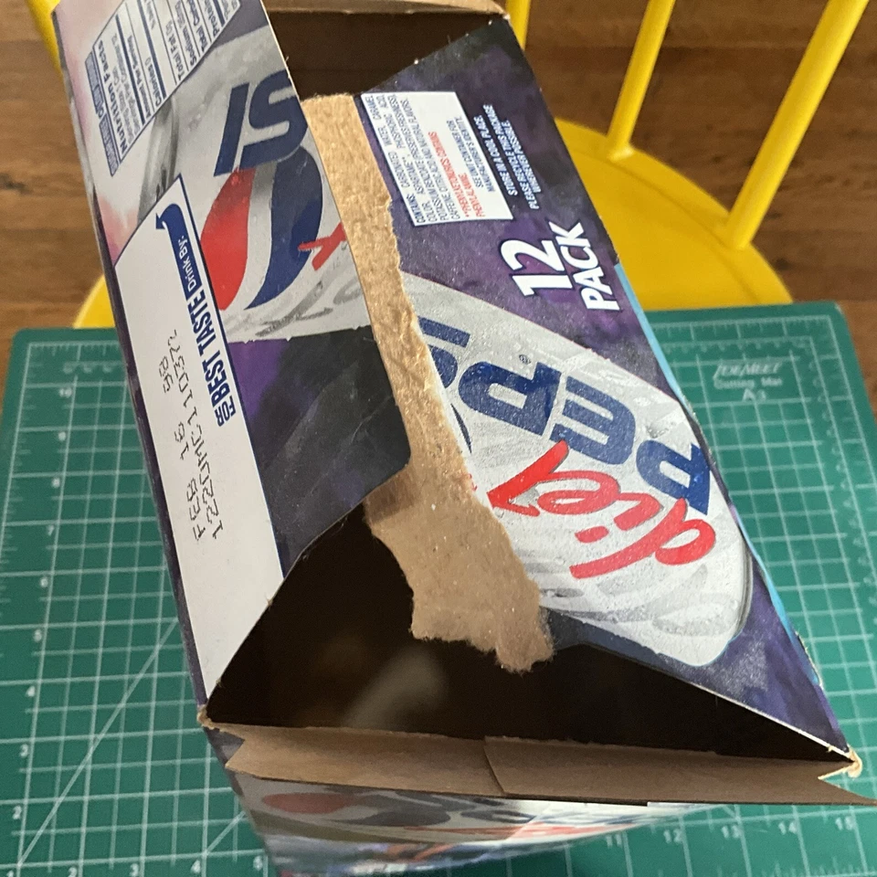 Caja Diet Pepsi Final Fantasy VII 7, Cloud, Vincent, Aerith, 1998 - Ofertas abiertas Foto 2 de 4