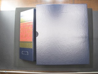 Minkus Supreme Global Flat Back Binder W Matching Dust Cover Clean