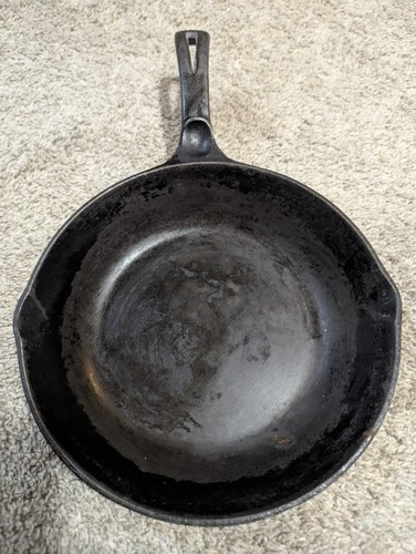 VINTAGE 1940 Wagner Ware 9" Cast Iron Skillet Sidney Ohio VERY RARE