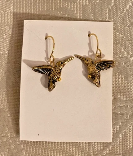 Golden tone hummingbird dangle earrings 1”