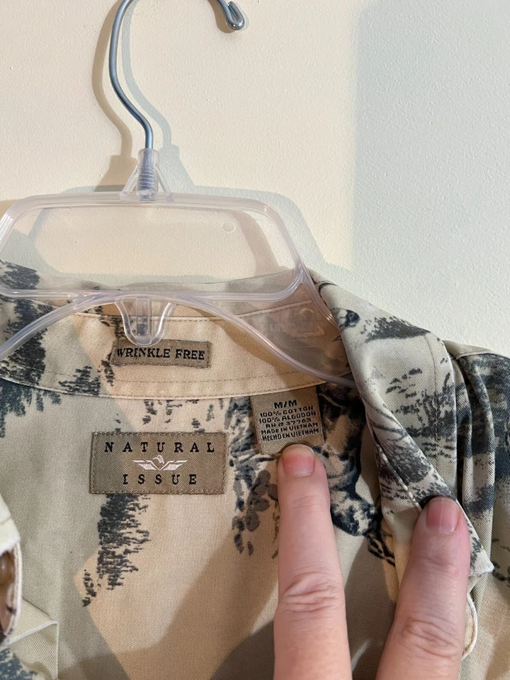 Men's Natural Issue '8 Point Buck in Piney Woods' Wrinkle Free Long Sleeve Shirt - Image 2 of 3