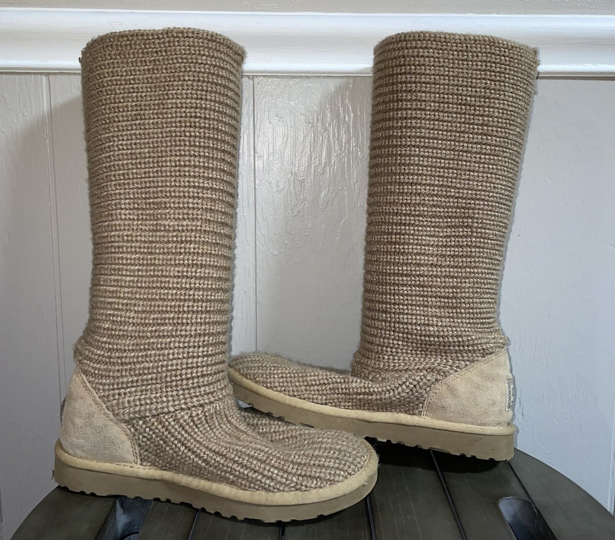 tan sweater uggs