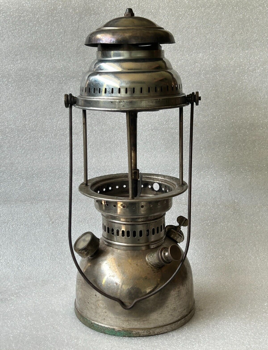 OLD VINTAGE EFAR 608 PRESSURE KEROSENE 300 CP LANTERN LAMP MADE IN