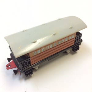 thomas the tank engine passenger cars