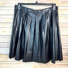 NWT BCBG Womens Black Faux Leather Pleated Mini Skirt Size L