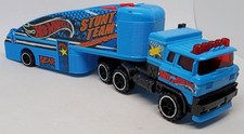 Hot Wheels Sky Blue Stuntin' Semi Carrier Suelto Diecast 1:64 2018 HW Stunt