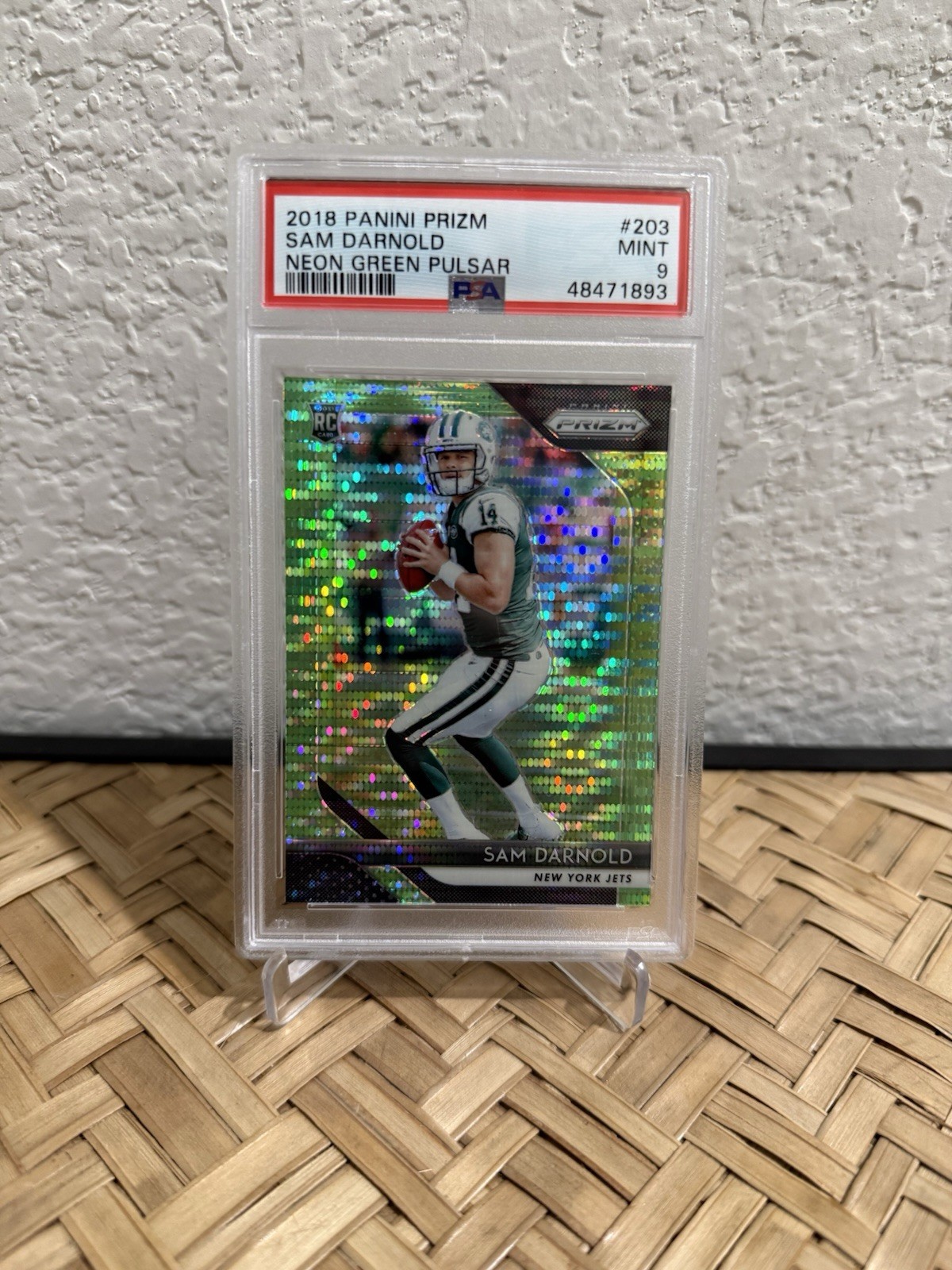 2018 Panini Prizm Sam Darnold Neon Green Pulsar #203 Mint 9 PSA (Rookie Card)