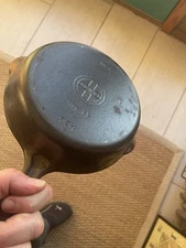 Vintage Griswold Cast Iron Skillet No. 5 Pan 724 M USA Erie PA 8" Sits Flat