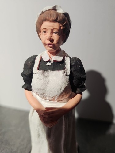 Dollhouse Miniature Resin Doll - Servant, Maid, Cook - Female Standing 6" - Picture 5 of 5