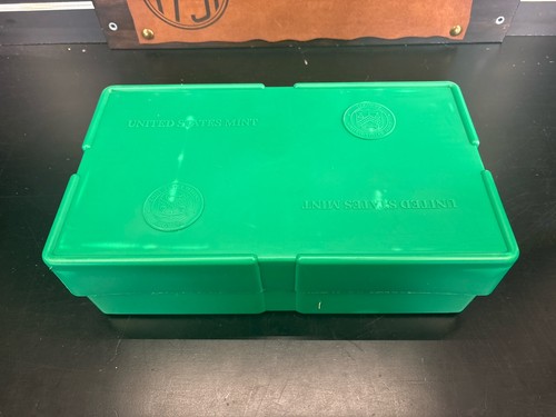 UNITED STATES MONSTER BOX (BOX ONLY) - 2 Trays and 25 Rolls - NO COI (MAD065182)