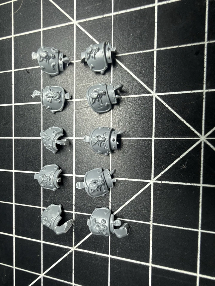 2x Space Wolves Wulfen Pauldrons Warhammer 40k Bits Space Marines Wulfen Bits Foto 3 de 4