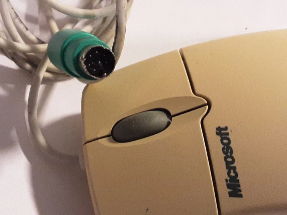 Vintage Microsoft IntelliMouse Trackball 1.3 A PS/2 Compatible 5V 20mA 3892A378 - Image 3 of 4