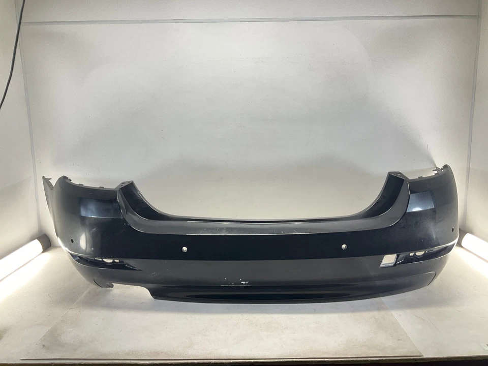 14-16 BMW F10 5-Series Rear Bumper Cover OEM - Imagem 2 de 4