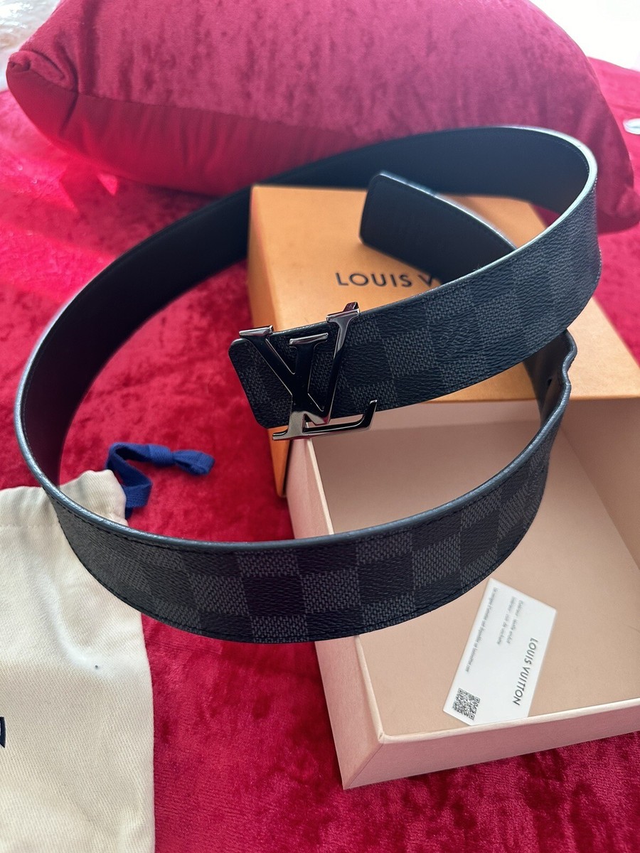 Louis Vuitton LV Initial Belt Men's Black size 38 US or 95 Louis Vuitton LV Initial Belt Men's Black size 38 US or 95