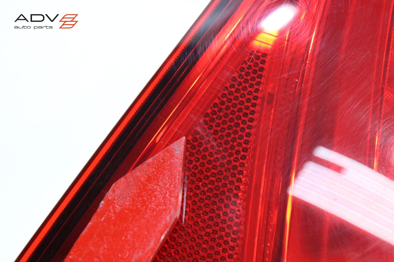 2017 - 2020 MASERATI LEVANTE REAR LEFT SIDE OUTER TAILLIGHT LIGHT LAMP OEM