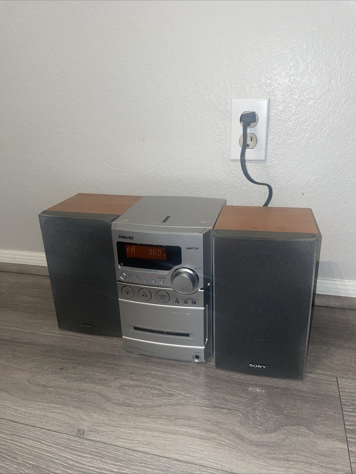 Sony CMT-NEZ3 AM/FM Stereo CD Aux Cassette Micro Hi-Fi Component Shelf System