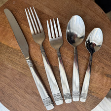 Oneida ANAHEIM Stainless Flatware -CHOICE- Glossy Flowers Dots