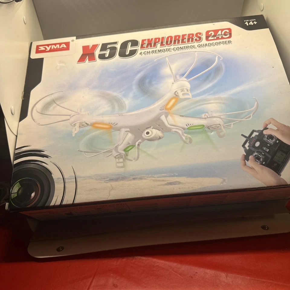 Syma X5C 2.4G 6-axis Gyro 4-Channel 360-Degree Quadcopter Equipped HD Camera - Image 2 of 4