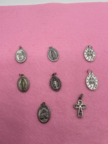 Lot 8 Catholic Miraculous Medals All Italy Rosary Medallions - Picture 11 of 11