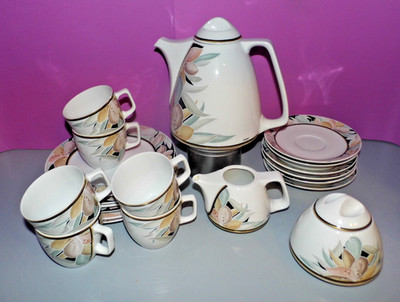 Porzellan Kaffee-Service 6 Pers. 22 tlg. Serie Summit /  Viola von Eschenbach