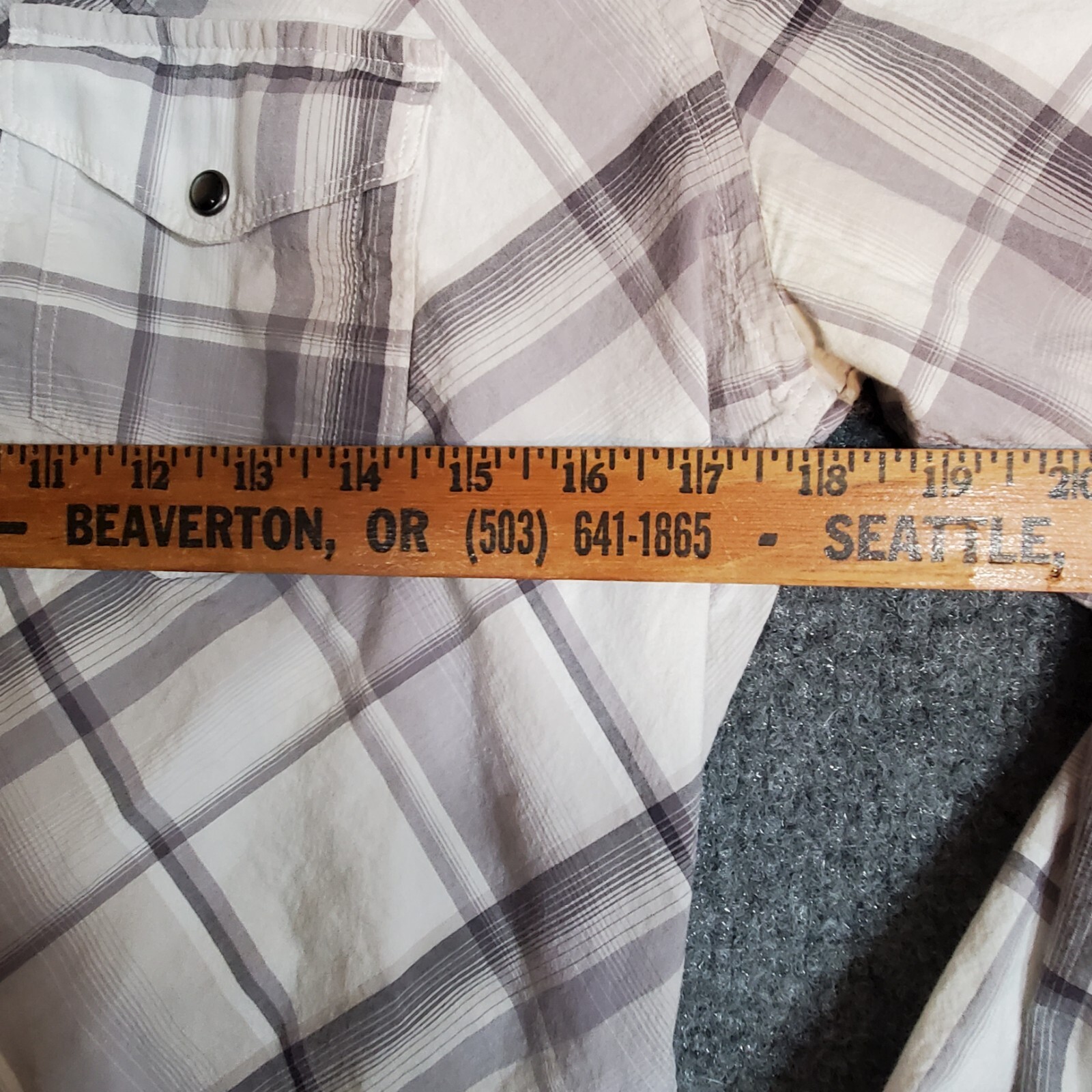 Large Express Fitted Snap Button Western Plaid Lo… - image 8