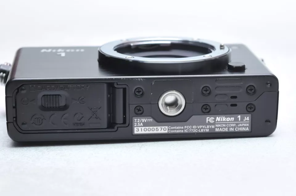 Nikon 1 J4 Mirrorless Digital Camera Body - Image 4 of 4