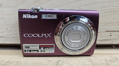 Nikon COOLPIX S220 10.0MP Digital Camera - Plum *CAMERA ONLY*