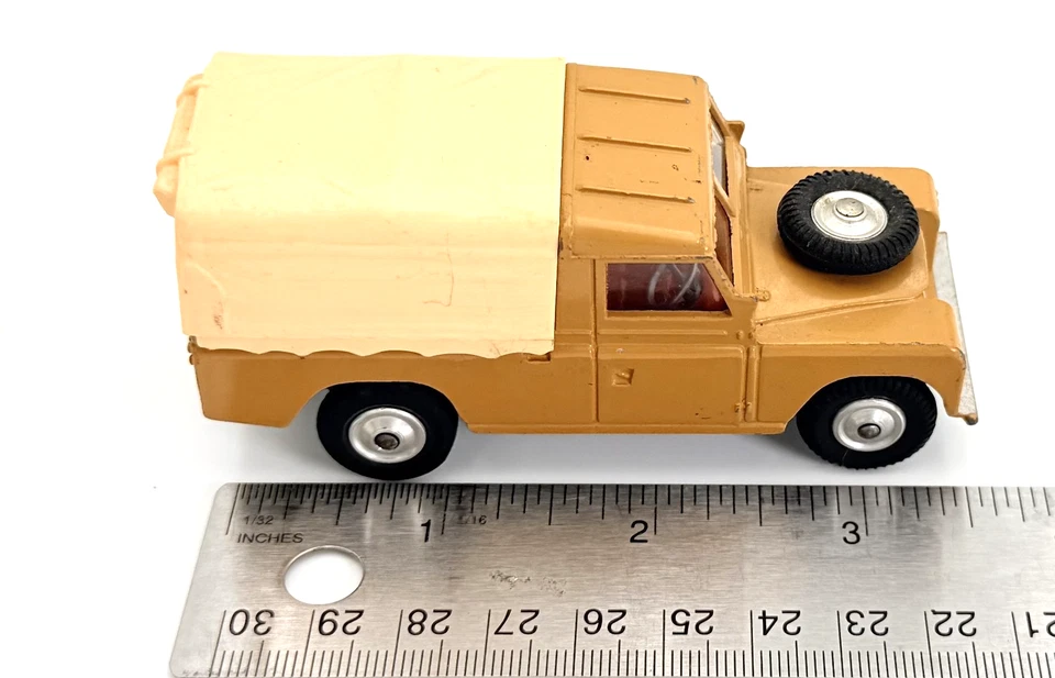 Corgi Toys - Tan Land Rover 109 WB with Canopy - Image 4 of 4
