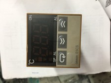 Brand New Temperature Controller Tested Omron Used 100-240VAC E5CS-R1KJX mr