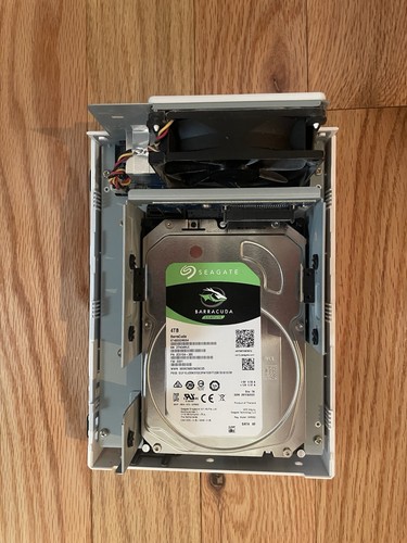 Symbology NAS DS220j W/ One 4TB Drive - Picture 3 of 7
