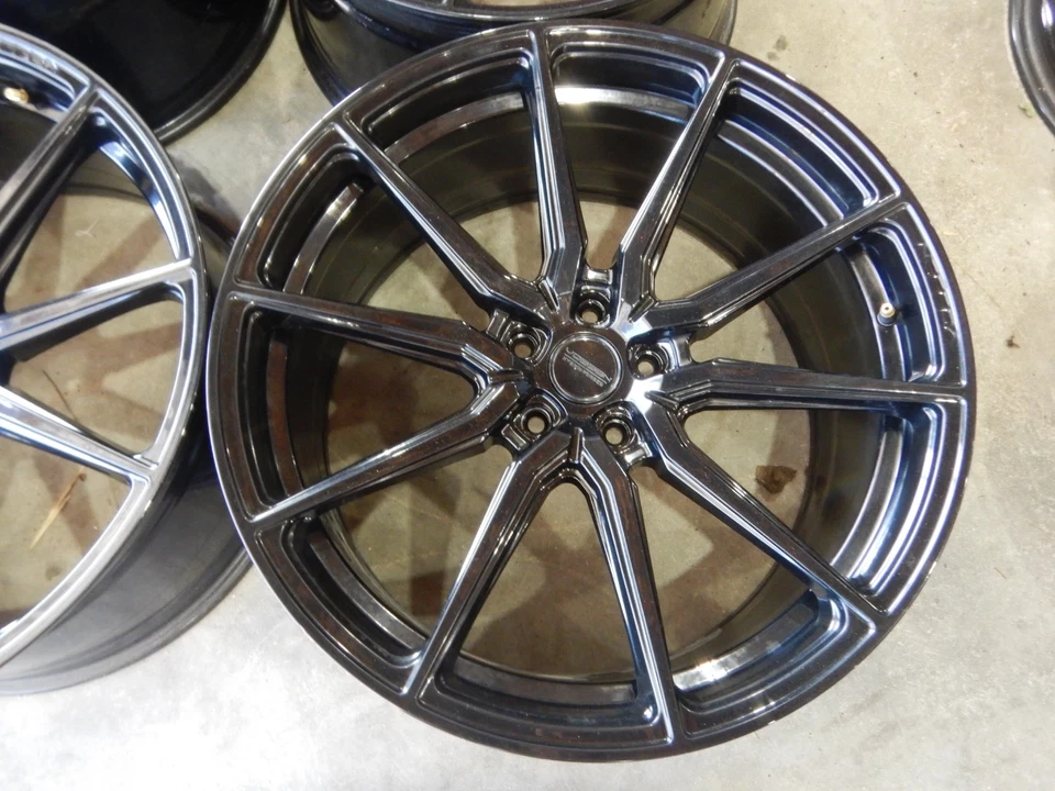 4 ruedas Vossen Hybrid Forged HS-3 negras 22" 1029D 5 en 120 mm Range Rover Foto 2 de 4