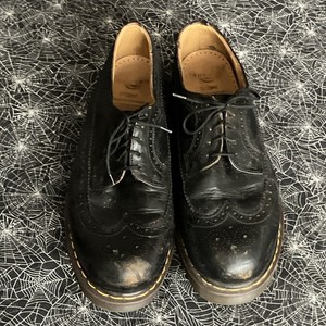 〜90's England Dr. Martens 5holl Wing Tip Vintage 90's Dr. Martens Steel Toe Brogue Wingtip Envy Sole