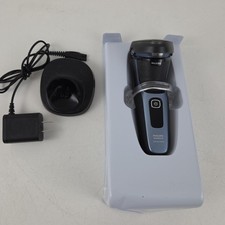 Philips Norelco Series 3000 Wet Dry Electric Shaver 3 Head Rotary Black Mens