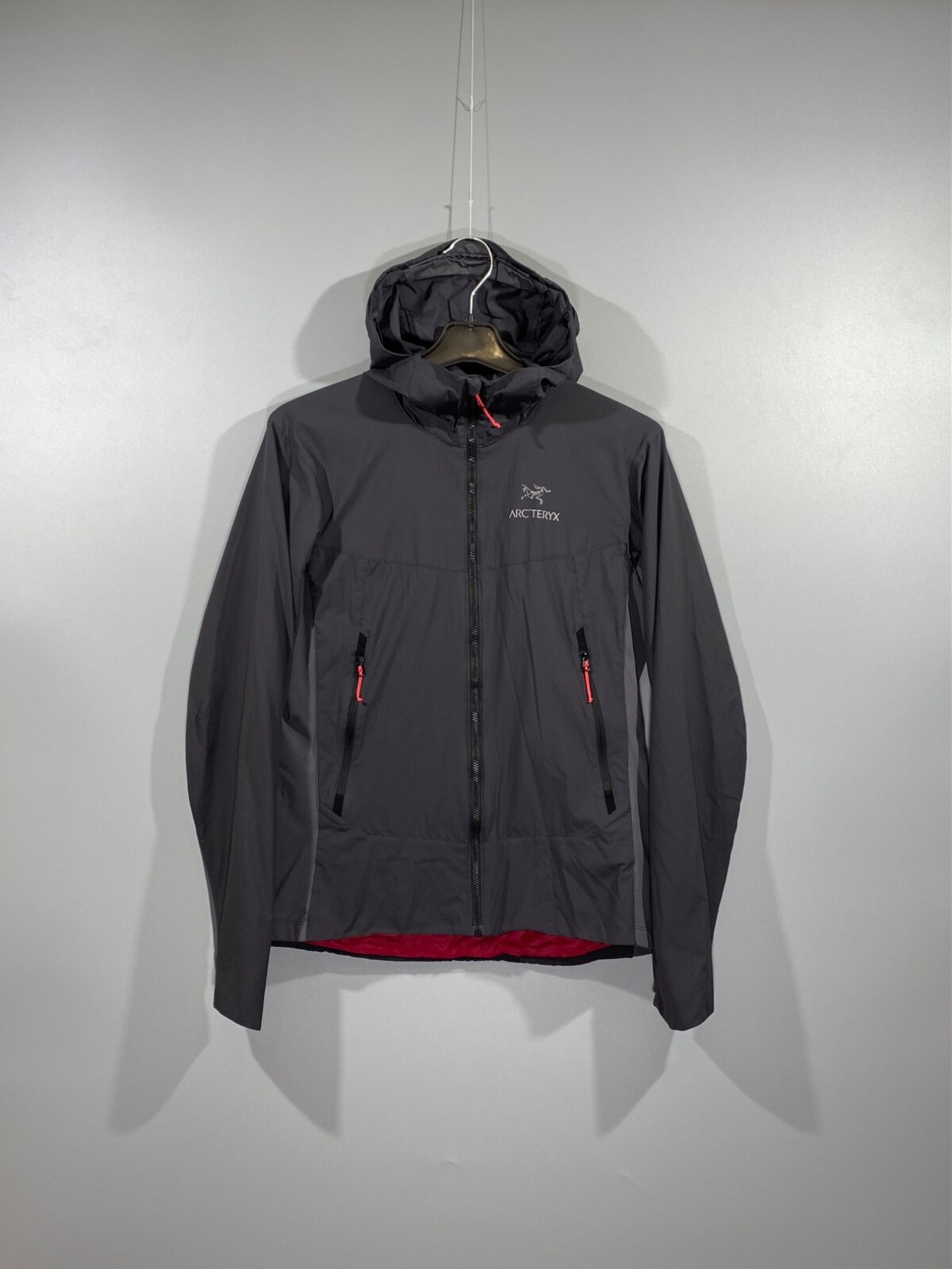 Giacca donna ARC'TERYX con cappuccio zip grigio chiaro logo esterno foderata nylon taglia S