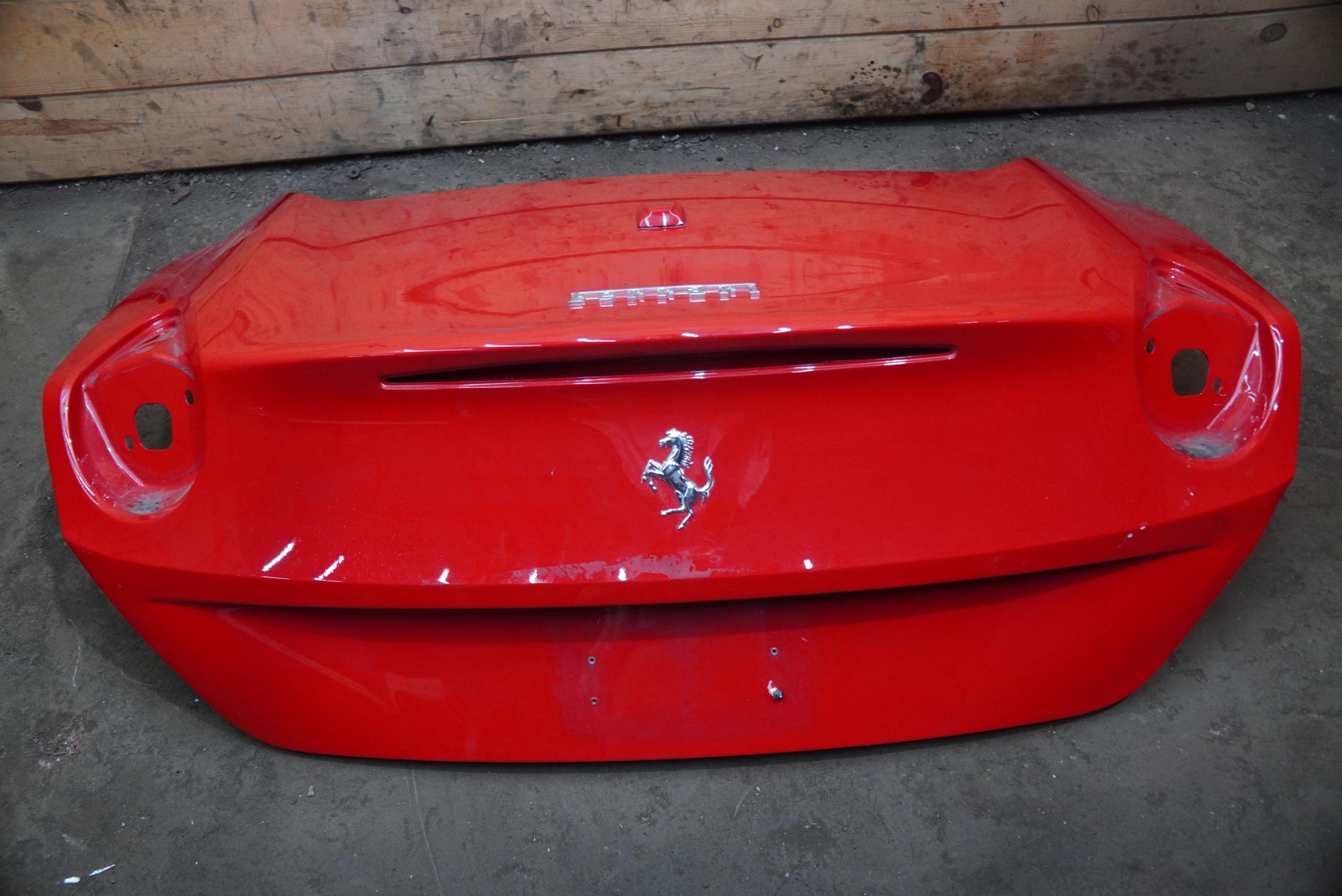 Rear Trunk Deck Lid Assembly 88112211 OEM Ferrari California T 2015-18