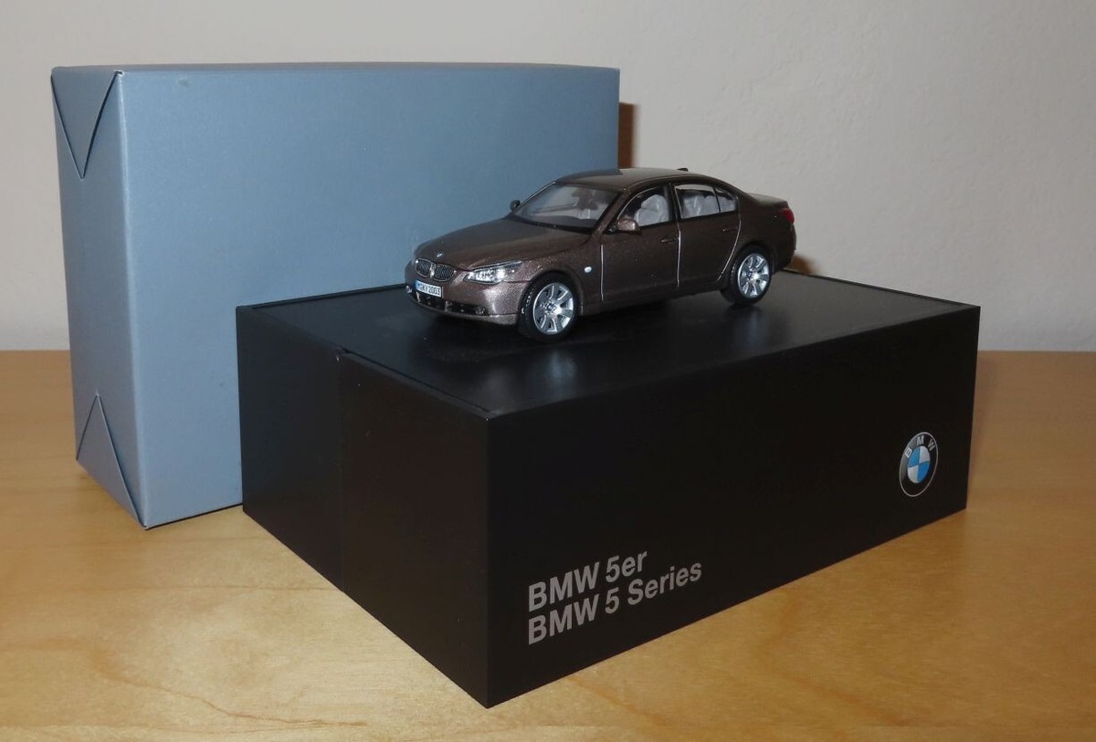 BMW 5Series ミニカー ミニチャンプス ミニカー 1/18 BMW 5シリーズ i5 MINICHAMPS 1/18 BMW