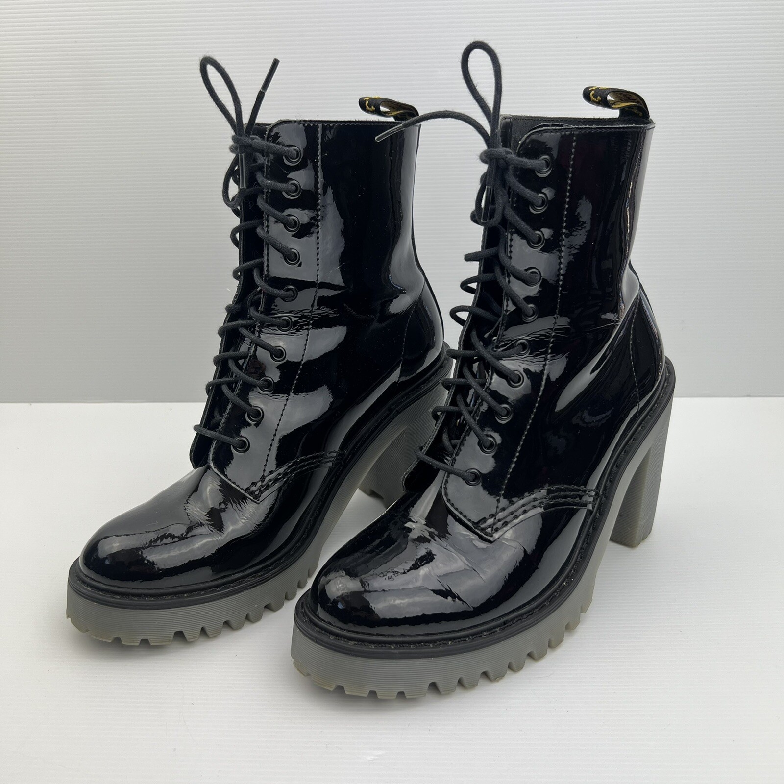 DR MARTENS Black Patent Leather 10 Eye 
