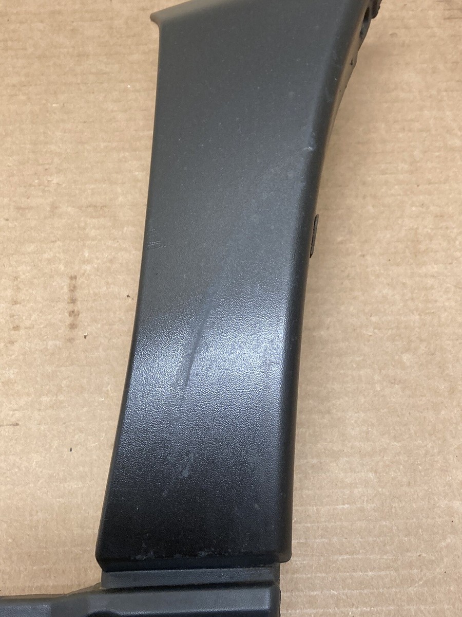 01 02 Subaru Forester Front RH Pass Side Lower Fender