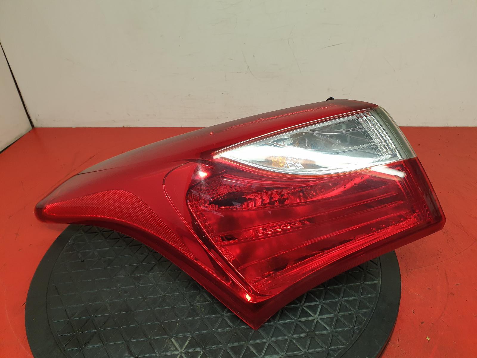 2013 Hyundai I30 5 Door Estate Taillight Lamp NS Left Passenger  