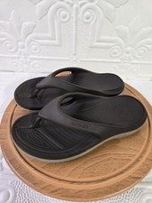 Crocs Classic Brown Rubber Flip-Flop Sandals Unisex Size Girls 6 Boys 4