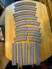 Großes Oval von Kato Spur N zweigleisig.