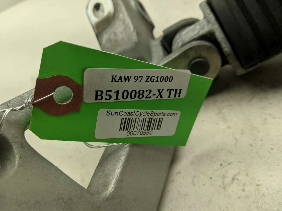 Clavija de pie de pasajero Kawasaki Concours ZG1000 97 (A) Foto 4 de 4