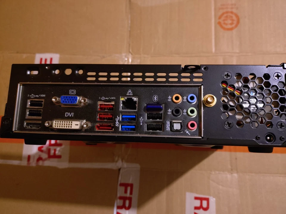 Akasa Crypto Mini PC — 第 2/4 张图片