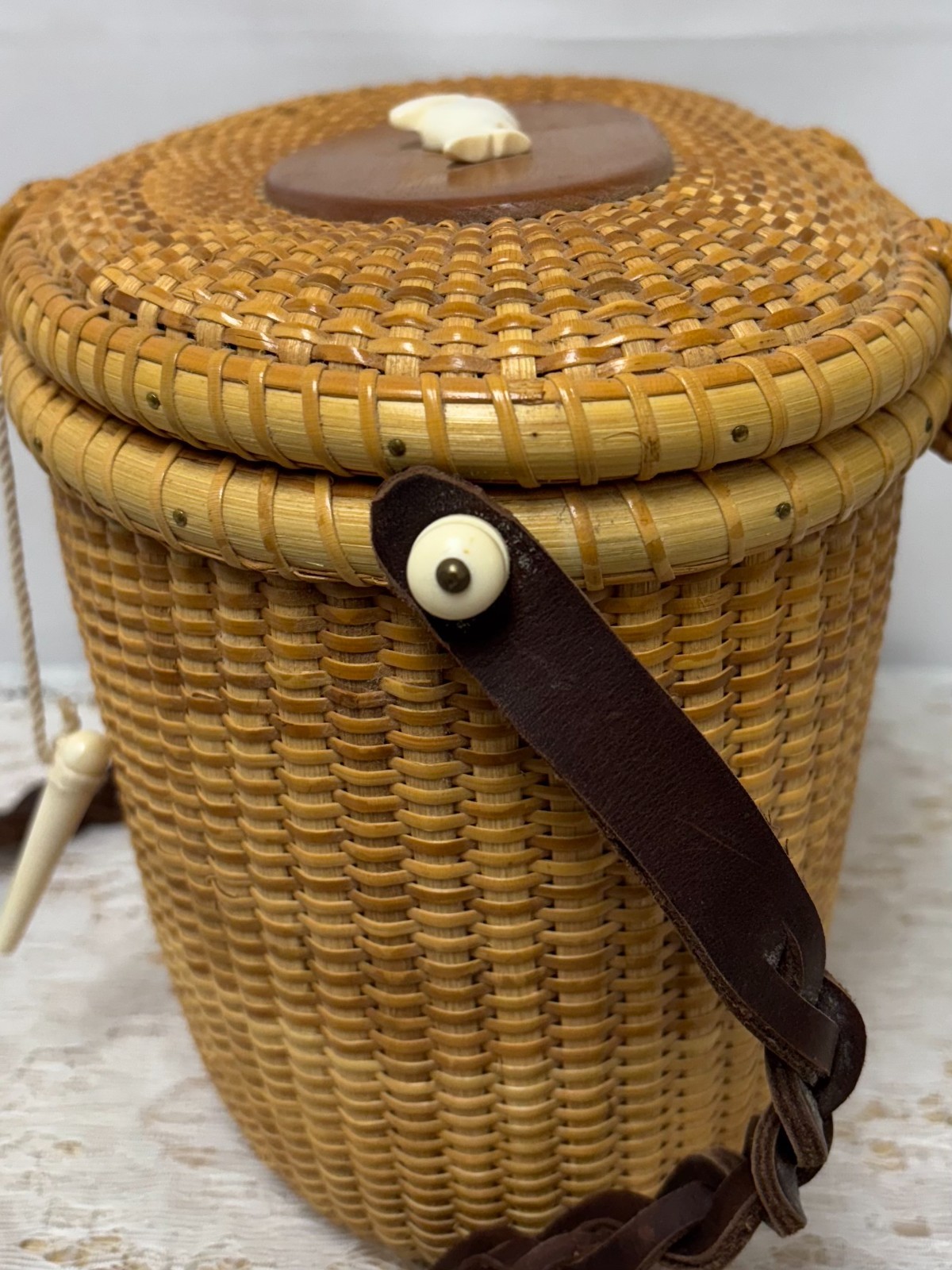 VTG Signed Kai O'Connell  1999 Nantucket Basket Purse w/Whale, Leather Strap
