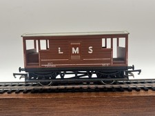 OO Hornby R718 LMS Brown 20 Ton Brake Van 730386 - (NICE)