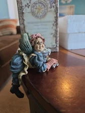 Woman Scrubbing Flowers Boyds Bear Friends - The Wee Folkstone Collection